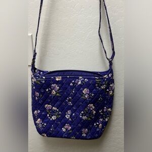 Vera Bradley XL crossbody Bag in Wild Roses Pattern. NWOT